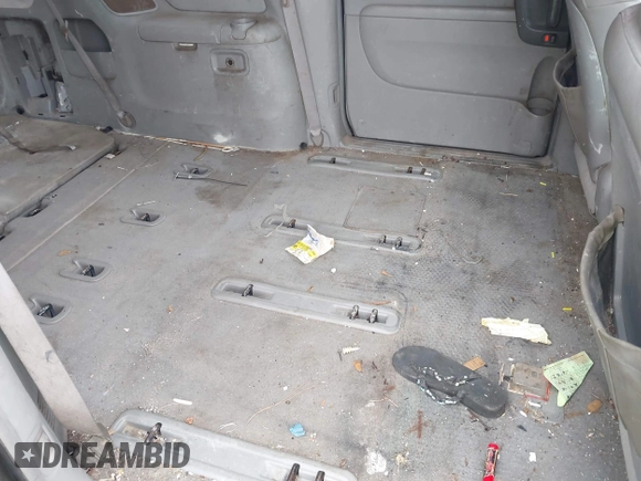 2006 Kia Sedona LX with VIN KNDMB233266102922, listed as a IAAI auction lot 41992959 with 283,531 mi miles. Bid and sale history available at carsss.com. Image 8.