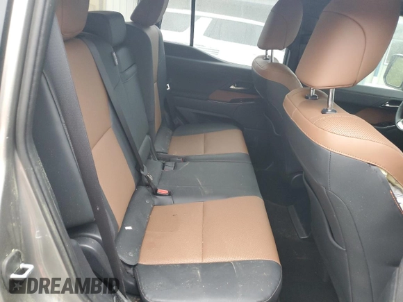 2024 Lexus GX 550 Premium z VIN JTJTBCDX2R5023308, wystawiony jako Copart lot #50315765 z przebiegiem 5 366 mil mil oraz Szkoda całkowita • Salvage title. Historia ofert i sprzedaży dostępna na DreamBid. Obrazek 11.
