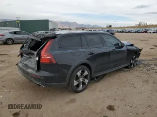 2020 Volvo V60 z VIN YV4102WK4L1034642, wystawiony jako Copart lot #82837923 z przebiegiem Nie podano mil oraz . Historia ofert i sprzedaży dostępna na DreamBid. Obrazek 3.