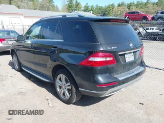 2012 Mercedes-Benz M 350 z VIN 4JGDA5HB9CA059074, wystawiony jako IAAI lot #42028443 z przebiegiem 172 462 mil mil oraz . Historia ofert i sprzedaży dostępna na DreamBid. Obrazek 3.
