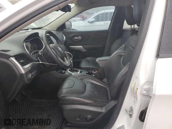 2017 Jeep Cherokee Trailhawk with VIN 1C4PJMBS1HW622388, listed as a Copart auction lot 54990075 with 101,437 mi miles and Salvage title. Bid and sale history available at DreamBid. Image 7.