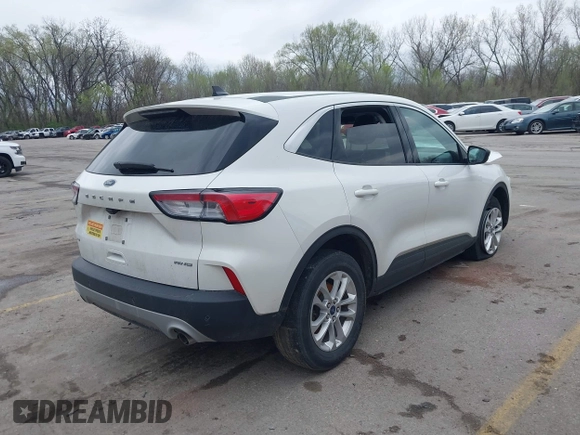 2022 Ford Escape SE with VIN 1FMCU9G61NUA61028, listed as a IAAI auction lot 41918905 with Not Provided miles and . Bid and sale history available at carsss.com. Image 4.
