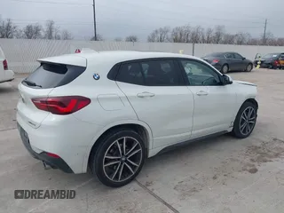 2023 BMW X2 sDrive28i z VIN WBXYH9C04P5V72846, wystawiony jako IAAI lot #41479964 z przebiegiem 29 644 mil mil oraz . Historia ofert i sprzedaży dostępna na DreamBid. Obrazek 4.