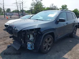2017 Jeep Cherokee Latitude с VIN 1C4PJLCB7HW507397, выставлен на аукционе IAAI как лот 42382161 с пробегом 87 359 миль миль и . История ставок и продаж доступна на DreamBid. Изображение 17.