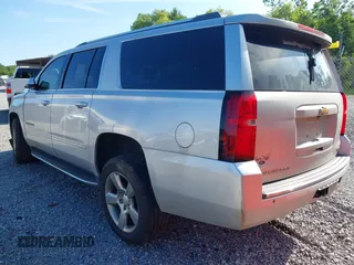 2017 Chevrolet Suburban Premier z VIN 1GNSCJKCXHR208785, wystawiony jako IAAI lot #42166963 z przebiegiem 227 249 mil mil oraz . Historia ofert i sprzedaży dostępna na DreamBid. Obrazek 3.