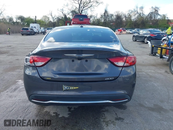 2015 Chrysler 200 Limited z VIN 1C3CCCAB3FN608357, wystawiony jako IAAI lot #42054234 z przebiegiem 151 694 mil mil oraz . Historia ofert i sprzedaży dostępna na DreamBid. Obrazek 16.