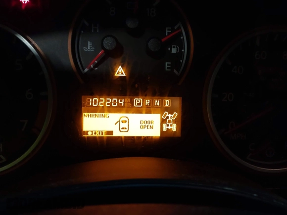 2015 Nissan Titan SV z VIN 1N6AA0EC6FN502962, wystawiony jako IAAI lot #41358935 z przebiegiem 102 204 mil mil oraz . Historia ofert i sprzedaży dostępna na DreamBid. Obrazek 7.