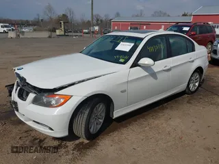 2006 BMW 3 Series 325i with VIN WBAVB13536KX69521, listed as a IAAI auction lot 41832395 with 182,106 mi miles. Bid and sale history available at carsss.com. Image 18.