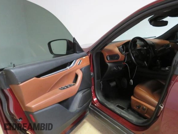 2017 Maserati Levante z VIN ZN661XUA8HX224525, wystawiony jako Copart lot #58851125 z przebiegiem 78 359 mil mil oraz Szkoda całkowita • Salvage title. Historia ofert i sprzedaży dostępna na DreamBid. Obrazek 9.