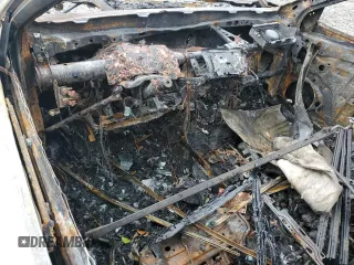 2023 Toyota Camry SE z VIN 4T1G11AK2PU170005, wystawiony jako Copart lot #41634675 z przebiegiem Nie podano mil oraz Nie do naprawy • Non repairable. Historia ofert i sprzedaży dostępna na DreamBid. Obrazek 8.