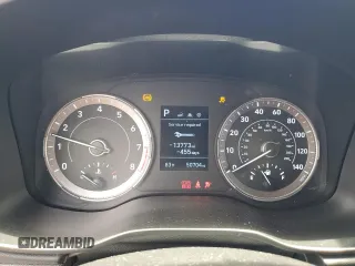 2020 Hyundai Venue SE z VIN KMHRB8A30LU018208, wystawiony jako Copart lot #54599955 z przebiegiem 50 704 mil mil oraz Szkoda całkowita • Salvage title. Historia ofert i sprzedaży dostępna na DreamBid. Obrazek 9.