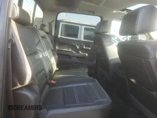 2017 GMC Sierra 2500HD Denali z VIN 1GT12UEY6HF232938, wystawiony jako Copart lot #49150515 z przebiegiem 116 949 mil mil oraz Szkoda całkowita • Salvage title. Historia ofert i sprzedaży dostępna na DreamBid. Obrazek 10.