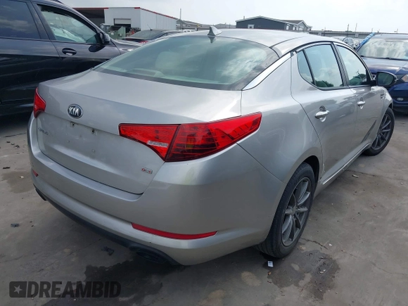 2013 Kia Optima LX with VIN 5XXGM4A78DG193461, listed as a IAAI auction lot 41947163 with 133,070 mi miles. Bid and sale history available at carsss.com. Image 4.