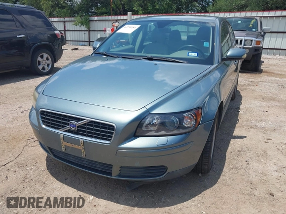 2004 Volvo S40 z VIN YV1MS382342027300, wystawiony jako IAAI lot #42359284 z przebiegiem 182 297 mil mil oraz . Historia ofert i sprzedaży dostępna na DreamBid. Obrazek 6.