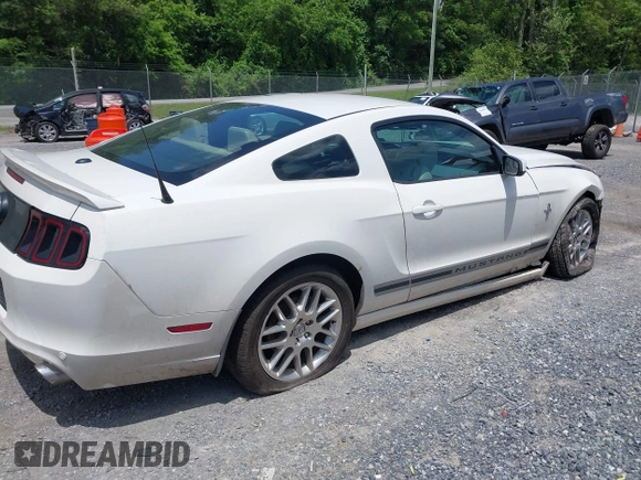 2013 Ford Mustang V6 with VIN 1ZVBP8AM6D5256735, listed as a IAAI auction lot 42322736 with 88,161 mi miles and . Bid and sale history available at DreamBid. Image 4.