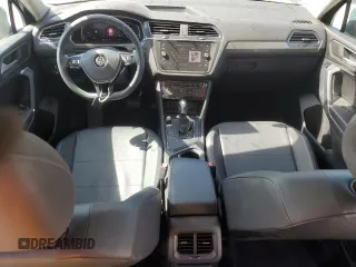2020 Volkswagen Tiguan SE z VIN 3VV3B7AX7LM063594, wystawiony jako Copart lot #50394555 z przebiegiem 76 158 mil mil oraz Nie do naprawy • Non repairable. Historia ofert i sprzedaży dostępna na DreamBid. Obrazek 8.