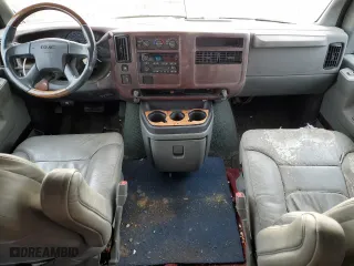 2005 GMC Savana Cargo Van YF7 Upfitter with VIN 1GDFH15T351130346, listed as a Copart auction lot 48831065 with 212,465 mi miles and Clean Title. Bid and sale history available at carsss.com. Image 8.