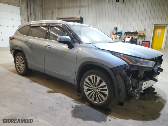 2022 Toyota Highlander Platinum with VIN 5TDFZRBH3NS219756, listed as a Copart auction lot 87193104 with 35,501 mi miles and Salvage Title. Bid and sale history available at carsss.com. Image 4.