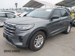 2025 Ford Explorer Active z VIN 1FMUK7DH0SGA27600, wystawiony jako IAAI lot #42139730 z przebiegiem 2 962 mil mil oraz . Historia ofert i sprzedaży dostępna na DreamBid. Obrazek 17.