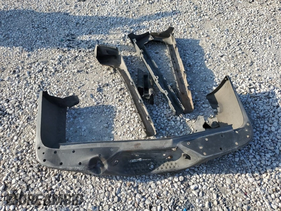 2004 Ford Explorer Sport Trac XLS z VIN 1FMZU67K24UA04776, wystawiony jako Copart lot #56180655 z przebiegiem 261 876 mil mil oraz Szkoda całkowita • Salvage title. Historia ofert i sprzedaży dostępna na DreamBid. Obrazek 12.