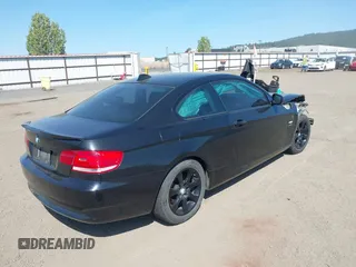 2010 BMW 3 Series z VIN WBAWV5C56AP081978, wystawiony jako IAAI lot #42170650 z przebiegiem 143 061 mil mil oraz . Historia ofert i sprzedaży dostępna na DreamBid. Obrazek 4.