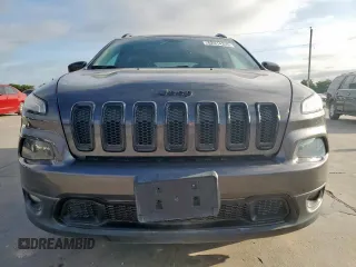2018 Jeep Cherokee Latitude с VIN 1C4PJLCB2JD620255, выставлен на аукционе Copart как лот 62314325 с пробегом 72 798 миль миль и Списание • Salvage title. История ставок и продаж доступна на DreamBid. Изображение 5.