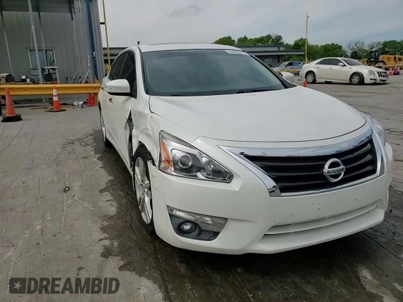 2013 Nissan Altima SV z VIN 1N4BL3AP8DN581923, wystawiony jako Copart lot #53995255 z przebiegiem 191 538 mil mil oraz Szkoda całkowita • Salvage title. Historia ofert i sprzedaży dostępna na DreamBid. Obrazek 13.