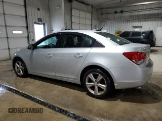 2014 Chevrolet Cruze 2LT z VIN 1G1PE5SB8E7213958, wystawiony jako Copart lot #57882325 z przebiegiem 62 626 mil mil oraz Szkoda całkowita • Salvage title. Historia ofert i sprzedaży dostępna na DreamBid. Obrazek 2.