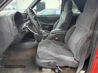 1999 Chevrolet Blazer LS с VIN 1GNCT18W3XK150385, выставлен на аукционе Copart как лот 58490985 с пробегом 262 007 миль миль и Списание • Salvage title. История ставок и продаж доступна на DreamBid. Изображение 7.