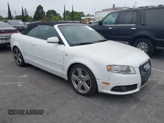 2009 Audi A4 Special Edition z VIN WAUAF48H39K009472, wystawiony jako IAAI lot #42380950 z przebiegiem 124 873 mil mil oraz . Historia ofert i sprzedaży dostępna na DreamBid. Obrazek 1.