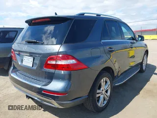 2012 Mercedes-Benz M ML 350 with VIN 4JGDA5HB6CA044757, listed as a IAAI auction lot 41858601 with 135,943 mi miles. Bid and sale history available at carsss.com. Image 4.