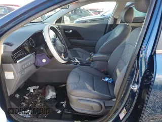 2022 Kia Niro LXS SE with VIN KNDCB3LC7N5533973, listed as a Copart auction lot 84605624 with 38,797 mi miles and Salvage Title. Bid and sale history available at carsss.com. Image 7.