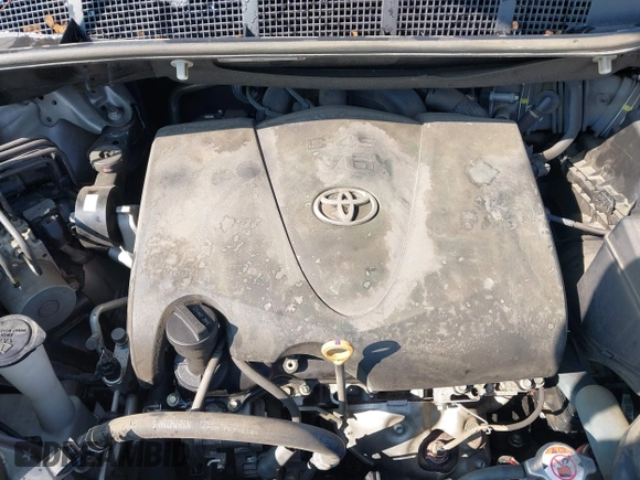 2017 Toyota Sienna SE with VIN 5TDXZ3DC4HS799333, listed as a IAAI auction lot 42424153 with 110,792 mi miles and . Bid and sale history available at DreamBid. Image 10.