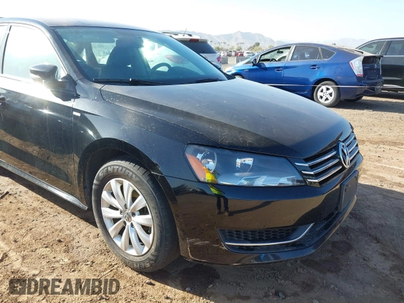 2015 Volkswagen Passat Limited Edition Edition z VIN 1VWAT7A3XFC068792, wystawiony jako IAAI lot #41704551 z przebiegiem 89 388 mil mil oraz . Historia ofert i sprzedaży dostępna na DreamBid. Obrazek 6.