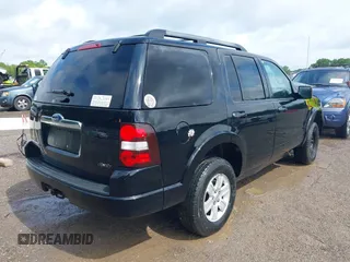 2010 Ford Explorer XLT z VIN 1FMEU7DEXAUA16558, wystawiony jako IAAI lot #42546674 z przebiegiem 143 952 mil mil oraz . Historia ofert i sprzedaży dostępna na DreamBid. Obrazek 4.