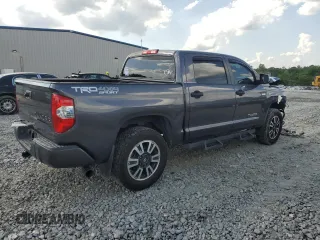 2018 Toyota Tundra SR5 z VIN 5TFDW5F11JX734412, wystawiony jako Copart lot #54765305 z przebiegiem 135 009 mil mil oraz Szkoda całkowita • Salvage title. Historia ofert i sprzedaży dostępna na DreamBid. Obrazek 3.