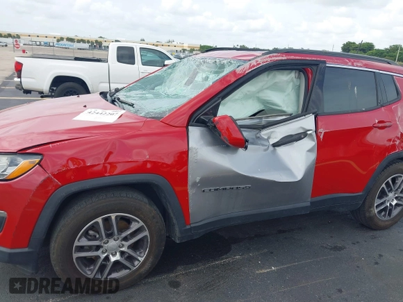 2019 Jeep Compass Latitude with VIN 3C4NJCBB8KT843811, listed as a IAAI auction lot 42442207 with 83,608 mi miles and . Bid and sale history available at DreamBid. Image 6.