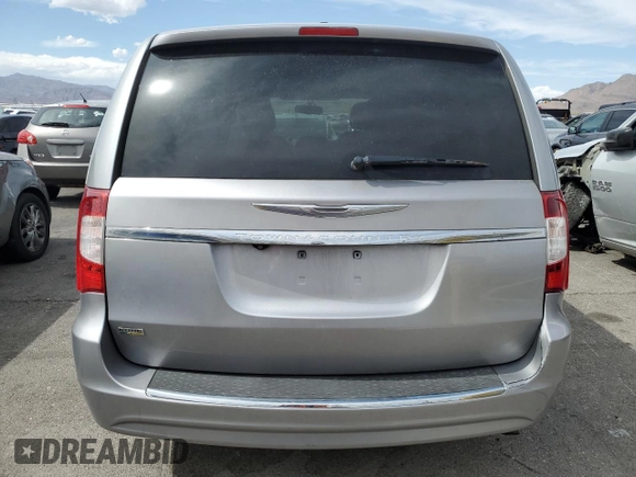 2013 Chrysler Town & Country Touring z VIN 2C4RC1BG0DR630188, wystawiony jako Copart lot #53320815 z przebiegiem 115 026 mil mil oraz Szkoda całkowita • Salvage title. Historia ofert i sprzedaży dostępna na DreamBid. Obrazek 6.