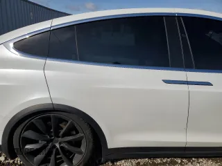 2017 Tesla Model X 90D with VIN 5YJXCBE21HF054304, listed as a Copart auction lot 48428795 with Not Provided miles and Clean Title. Bid and sale history available at carsss.com. Image 10.