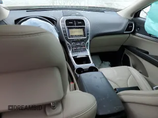 2019 Lincoln Nautilus Reserve z VIN 2LMPJ6L9XKBL57034, wystawiony jako Copart lot #51652415 z przebiegiem 51 302 mil mil oraz Szkoda całkowita • Salvage title. Historia ofert i sprzedaży dostępna na DreamBid. Obrazek 8.