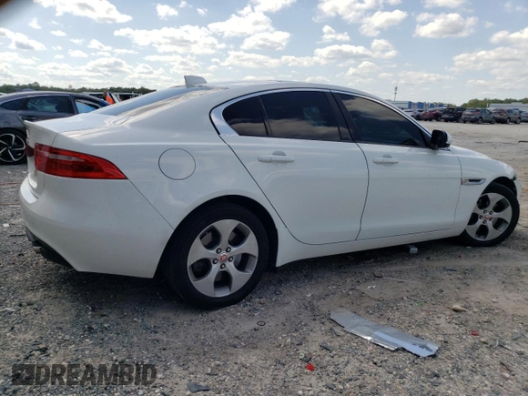 2017 Jaguar XE 25t z VIN SAJAR4BG1HA964691, wystawiony jako Copart lot #57151495 z przebiegiem 94 277 mil mil oraz Szkoda całkowita • Salvage title. Historia ofert i sprzedaży dostępna na DreamBid. Obrazek 3.