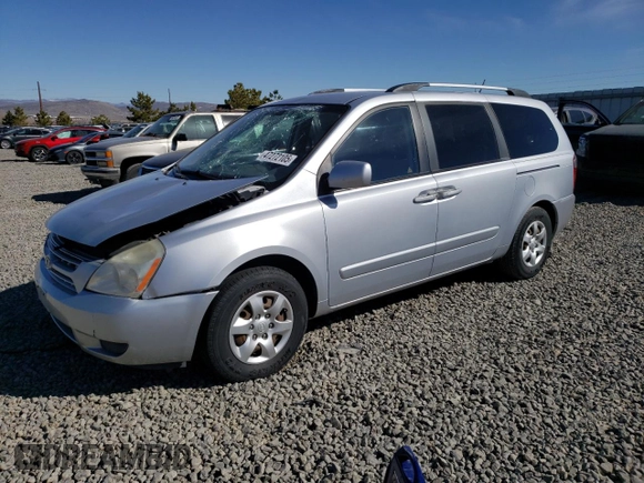 2009 Kia Sedona LX with VIN KNDMB233496304472, listed as a Copart auction lot 47272105 with 184,370 mi miles and Salvage Title. Bid and sale history available at carsss.com. Image 1.