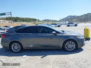 2020 Ford Fusion Hybrid SE with VIN 3FA6P0LU4LR114078, listed as a IAAI auction lot 41945316 with 1 mi miles. Bid and sale history available at carsss.com. Image 12.