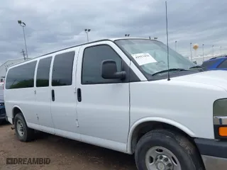2014 Chevrolet Express Passenger LT with VIN 1GAZG1FG6E1119310, listed as a IAAI auction lot 41913430 with 130,442 mi miles. Bid and sale history available at carsss.com. Image 13.
