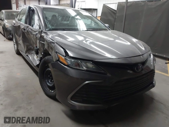 2021 Toyota Camry Hybrid LE with VIN 4T1C31AK7MU559730, listed as a IAAI auction lot 41851492 with 47,356 mi miles. Bid and sale history available at carsss.com. Image 1.