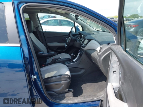 2020 Chevrolet Trax LT with VIN 3GNCJLSB2LL308702, listed as a IAAI auction lot 42081342 with 50,798 mi miles and . Bid and sale history available at DreamBid. Image 5.