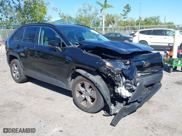 2022 Toyota RAV4 XLE with VIN 2T3W1RFV5NC180241, listed as a IAAI auction lot 41774074 with 63,902 mi miles. Bid and sale history available at carsss.com. Image 1.