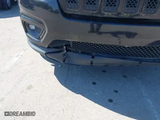 2019 Jeep Cherokee Latitude Plus with VIN 1C4PJMLB3KD321381, listed as a IAAI auction lot 42074933 with 181,575 mi miles. Bid and sale history available at carsss.com. Image 6.