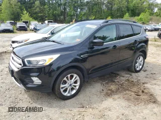 2018 Ford Escape SE z VIN 1FMCU9GDXJUB45616, wystawiony jako Copart lot #53978305 z przebiegiem 122 118 mil mil oraz Czysty tytuł • Clean title. Historia ofert i sprzedaży dostępna na DreamBid. Obrazek 1.