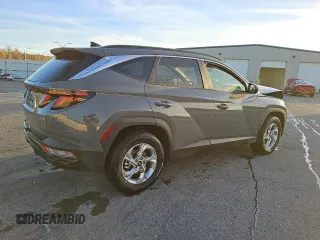 2024 Hyundai Tucson SEL with VIN 5NMJBCDE3RH428390, listed as a Copart auction lot 80221724 with 9,303 mi miles and Clean Title. Bid and sale history available at carsss.com. Image 3.